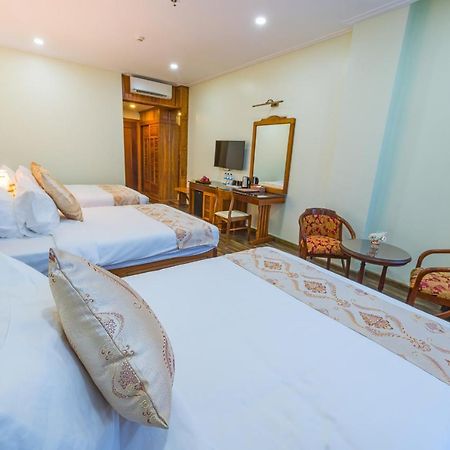 Kampong Thom Royal Hotel Exterior photo