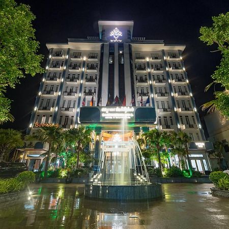 Kampong Thom Royal Hotel Exterior photo