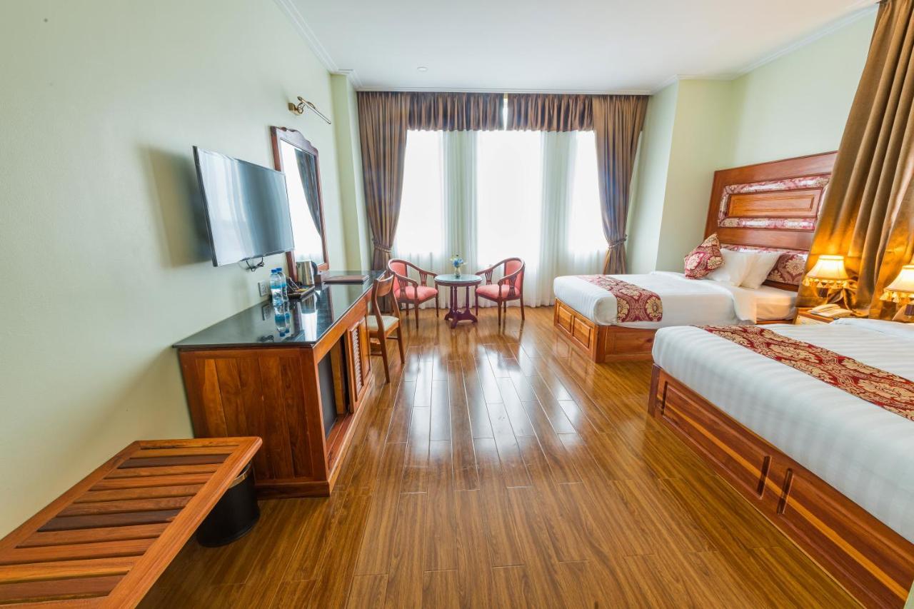 Kampong Thom Royal Hotel Exterior photo