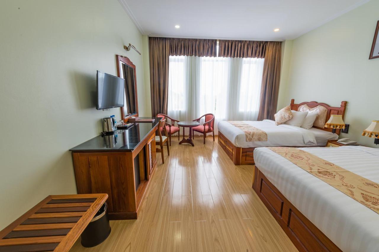 Kampong Thom Royal Hotel Exterior photo